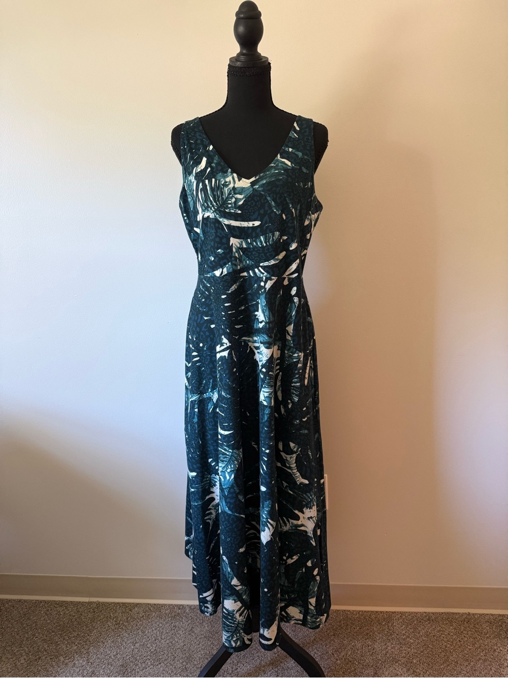 Chaps green and White Leaf-Print V-Neck Maxi Dress size M
